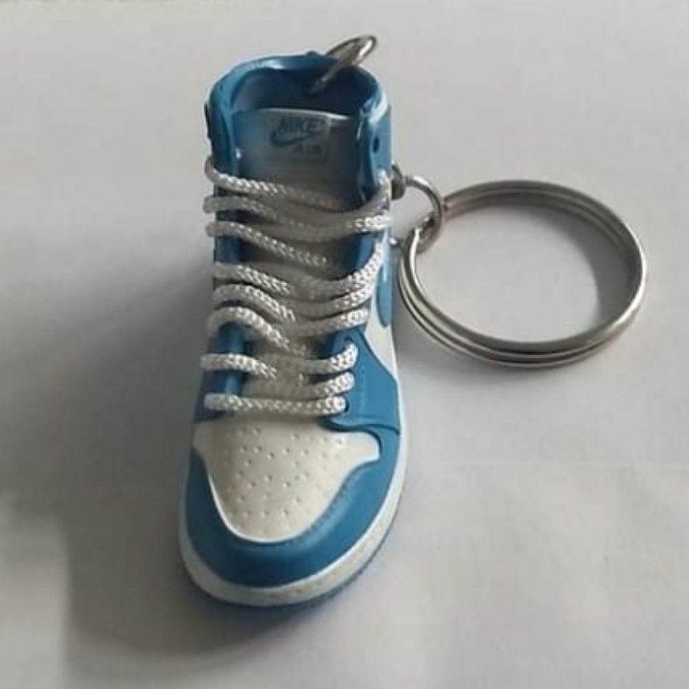 Mini Shoe Keychain - Picture 2 of 3